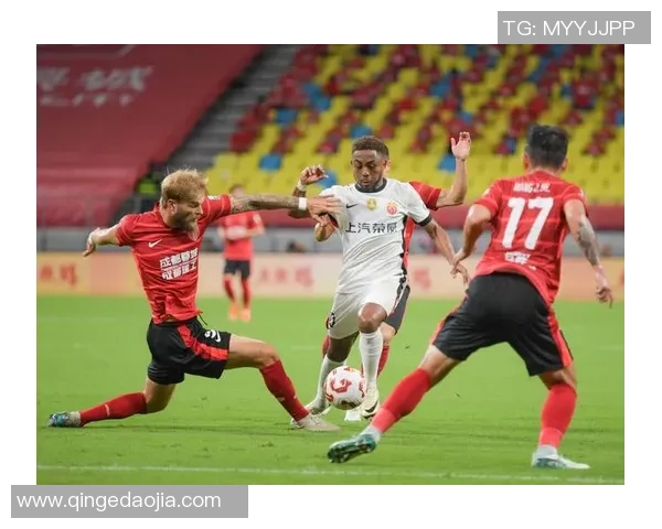 成都足球队战术解析：如何在赛场上实现团队协作与个人突破